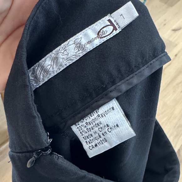 Dynamite Elegant Black Mini Skirt - Picture 6 of 6